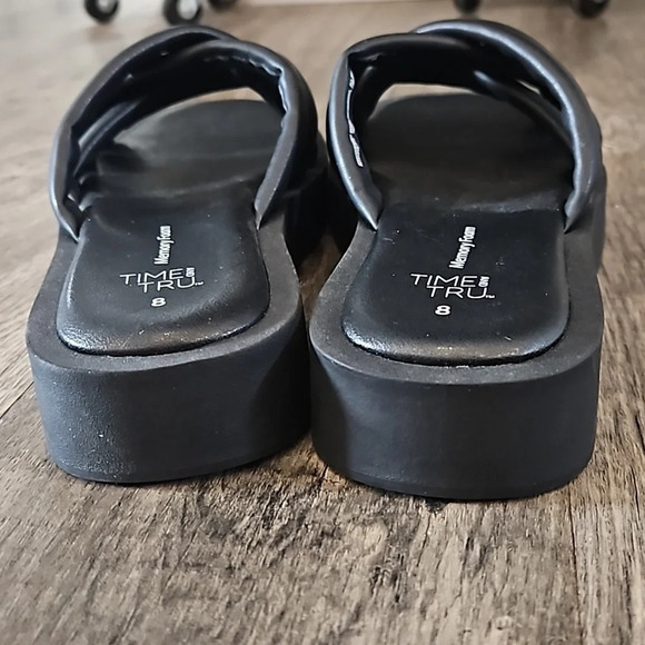 Black sandals with memory foam. NWOT - Picture 3 of 5